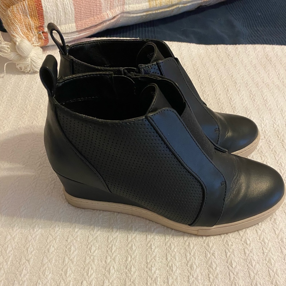 A new day black wedge sneakers 7.5